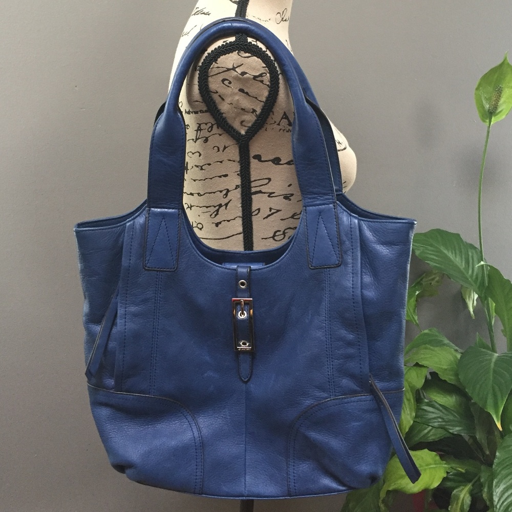 b Makowsky Sapphire Blue Medium Shoulder Bag